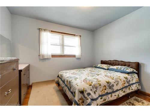 1211 Homewood Drive, Burlington, ON - Indoor Photo Showing Bedroom