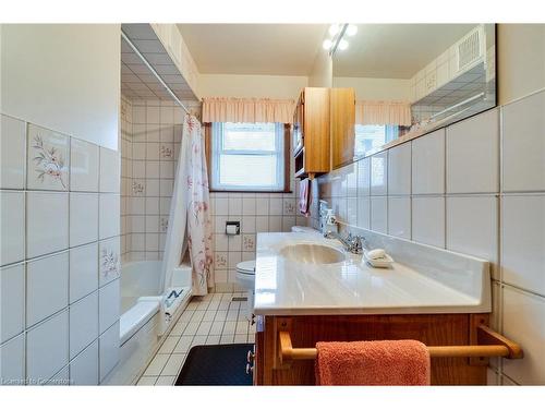 1211 Homewood Drive, Burlington, ON - Indoor Photo Showing Bathroom