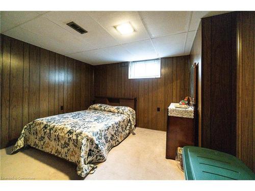 1211 Homewood Drive, Burlington, ON - Indoor Photo Showing Bedroom