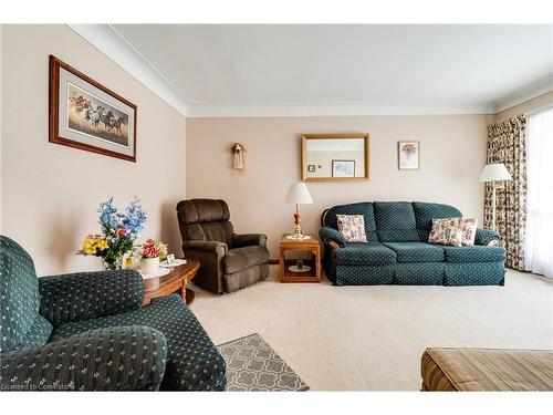 1211 Homewood Drive, Burlington, ON - Indoor Photo Showing Living Room