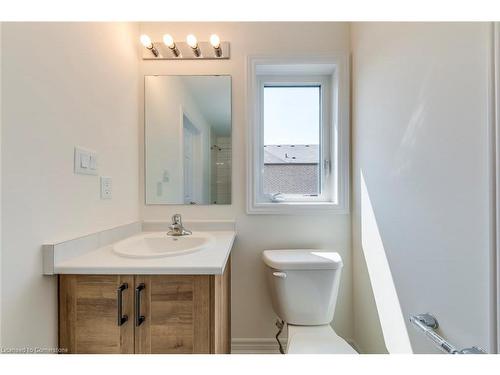 3905 Koenig Road, Burlington, ON - Indoor Photo Showing Bathroom