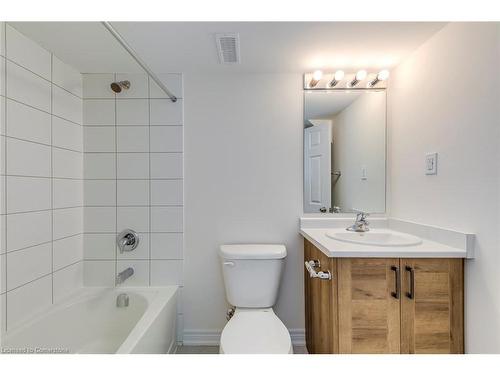 3905 Koenig Road, Burlington, ON - Indoor Photo Showing Bathroom