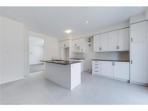 3905 Koenig Road, Burlington, ON - Indoor Photo Showing Kitchen