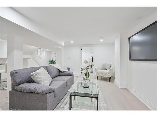 222 Province Street S, Hamilton, ON - Indoor Photo Showing Living Room