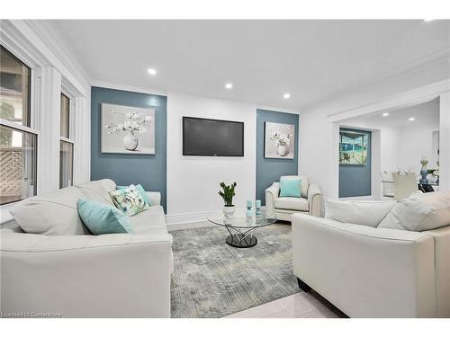 222 Province Street S, Hamilton, ON - Indoor Photo Showing Living Room