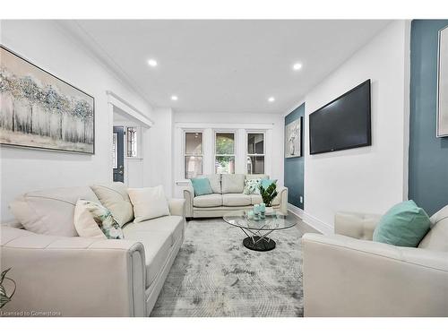 222 Province Street S, Hamilton, ON - Indoor Photo Showing Living Room