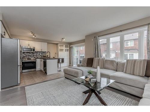 264 Wise Crossing, Milton, ON - Indoor Photo Showing Living Room