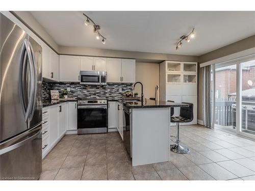 264 Wise Crossing, Milton, ON - Indoor Photo Showing Kitchen With Stainless Steel Kitchen With Upgraded Kitchen