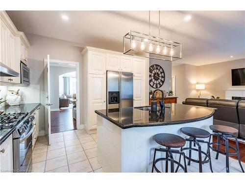 2245 Hampstead Road, Oakville, ON - Indoor Photo Showing Kitchen With Upgraded Kitchen