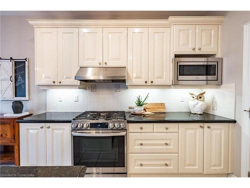 2245 Hampstead Road, Oakville, ON - Indoor Photo Showing Kitchen With Upgraded Kitchen