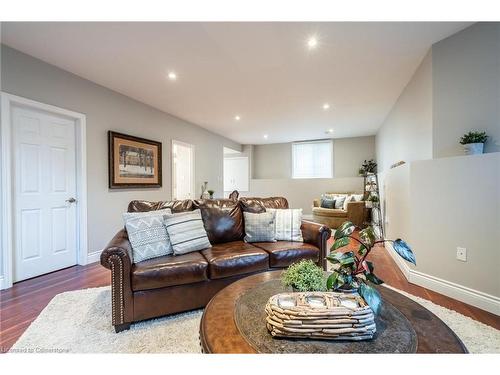 2245 Hampstead Road, Oakville, ON - Indoor Photo Showing Living Room