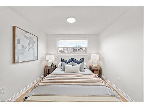 20 Walter Avenue S, Hamilton, ON - Indoor Photo Showing Bedroom