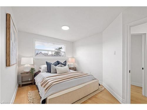 20 Walter Avenue S, Hamilton, ON - Indoor Photo Showing Bedroom