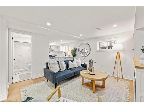 20 Walter Avenue S, Hamilton, ON - Indoor Photo Showing Living Room