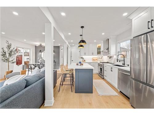 20 Walter Avenue S, Hamilton, ON - Indoor Photo Showing Kitchen With Upgraded Kitchen