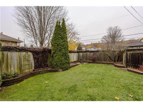 1 Wilmar Court, Dundas, ON - Outdoor With Backyard