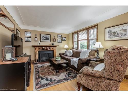 1 Wilmar Court, Dundas, ON - Indoor Photo Showing Living Room With Fireplace