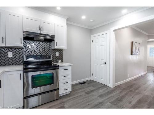 104 Edgemont Street N, Hamilton, ON - Indoor Photo Showing Kitchen