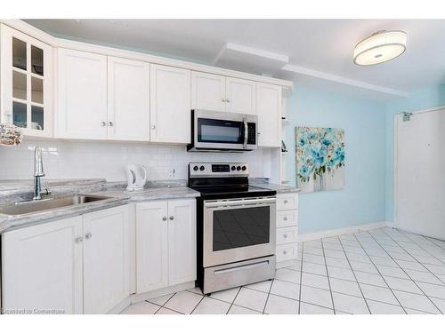 17-2373 King Street E, Hamilton, ON - Indoor Photo Showing Kitchen