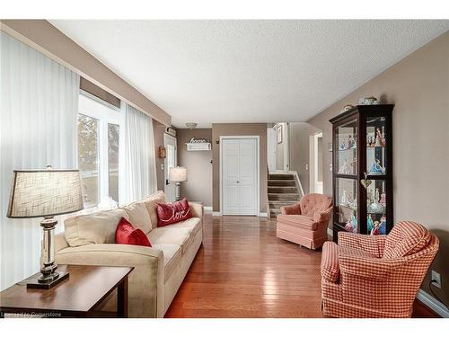 12 School Road, Shelburne, ON - Indoor Photo Showing Living Room