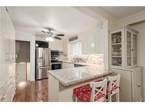 12 School Road, Shelburne, ON - Indoor Photo Showing Kitchen With Upgraded Kitchen