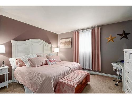 12 School Road, Shelburne, ON - Indoor Photo Showing Bedroom