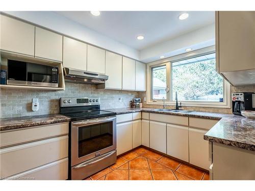 2014 Cavendish Drive, Burlington, ON - Indoor Photo Showing Kitchen With Double Sink