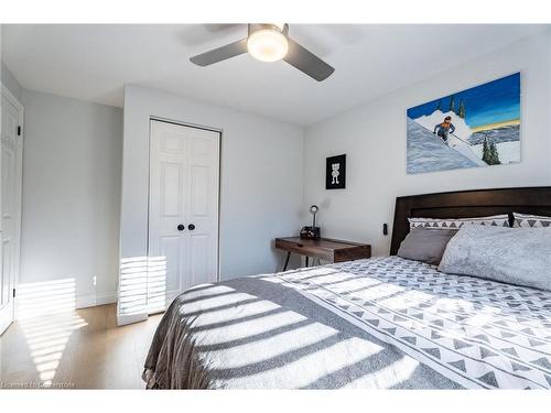 2014 Cavendish Drive, Burlington, ON - Indoor Photo Showing Bedroom