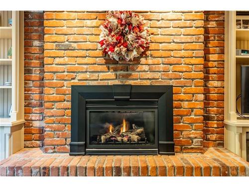 2014 Cavendish Drive, Burlington, ON - Indoor Photo Showing Living Room With Fireplace