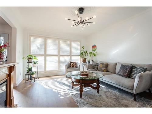 2014 Cavendish Drive, Burlington, ON - Indoor Photo Showing Living Room