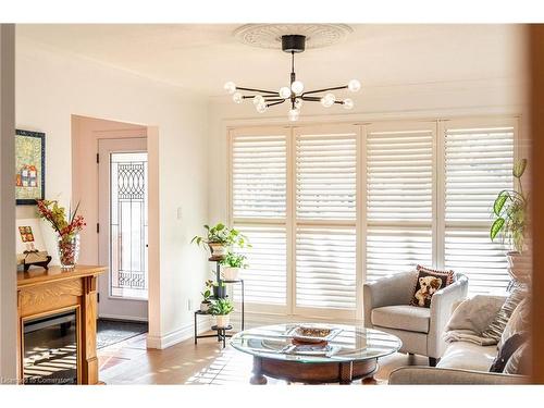 2014 Cavendish Drive, Burlington, ON - Indoor Photo Showing Living Room