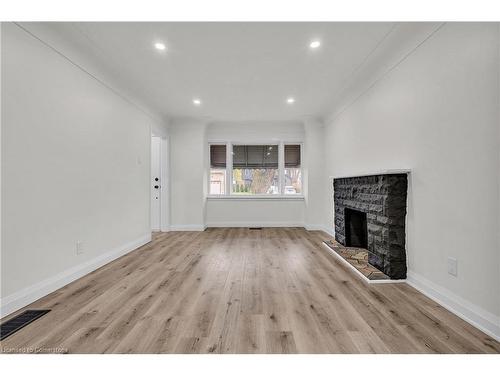 555 Upper Sherman Avenue, Hamilton, ON - Indoor Photo Showing Living Room With Fireplace