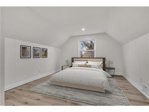 555 Upper Sherman Avenue, Hamilton, ON - Indoor Photo Showing Bedroom