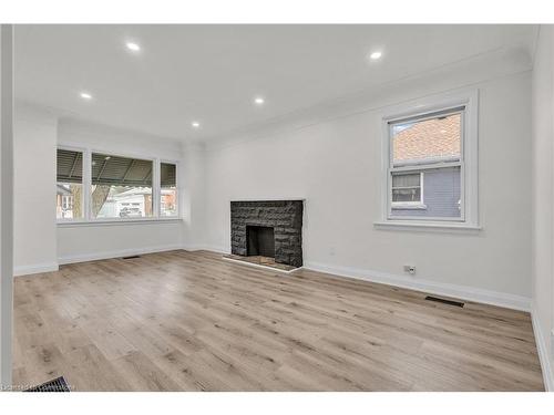 555 Upper Sherman Avenue, Hamilton, ON - Indoor Photo Showing Living Room With Fireplace