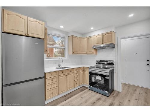 555 Upper Sherman Avenue, Hamilton, ON - Indoor Photo Showing Kitchen