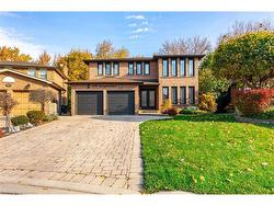 1132 Lovingston Court  Mississauga, ON L4W 4C7