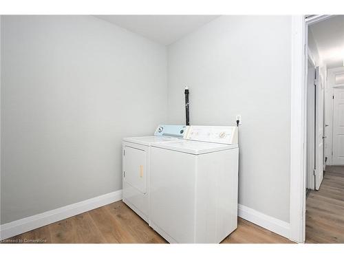 30 Fairleigh Avenue N, Hamilton, ON - Indoor Photo Showing Laundry Room