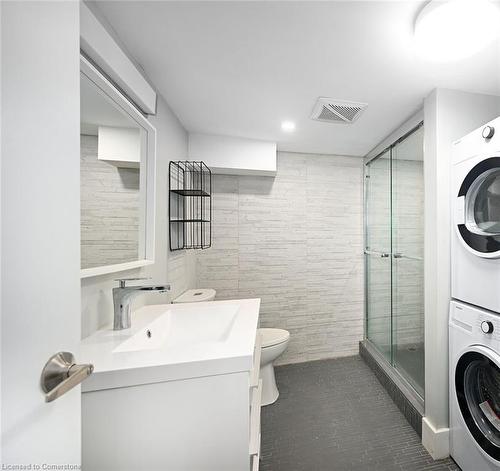 30 Fairleigh Avenue N, Hamilton, ON - Indoor Photo Showing Laundry Room