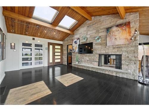 33 Leslie Drive, Stoney Creek, ON - Indoor With Fireplace