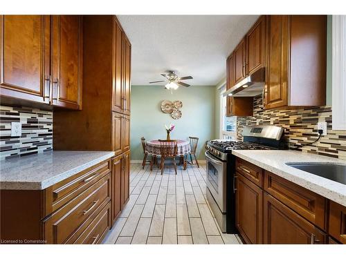 30-80 Old Country Drive, Kitchener, ON - Indoor Photo Showing Kitchen