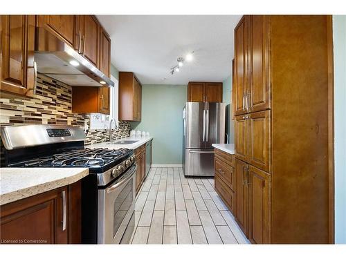 30-80 Old Country Drive, Kitchener, ON - Indoor Photo Showing Kitchen