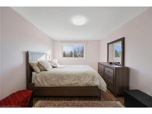 30-80 Old Country Drive, Kitchener, ON - Indoor Photo Showing Bedroom