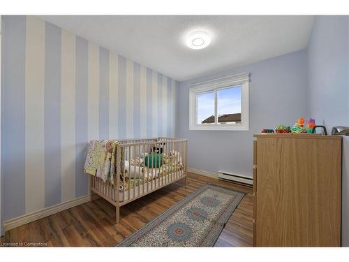 30-80 Old Country Drive, Kitchener, ON - Indoor Photo Showing Bedroom