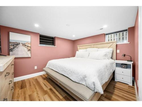 678 Brighton Avenue, Hamilton, ON - Indoor Photo Showing Bedroom