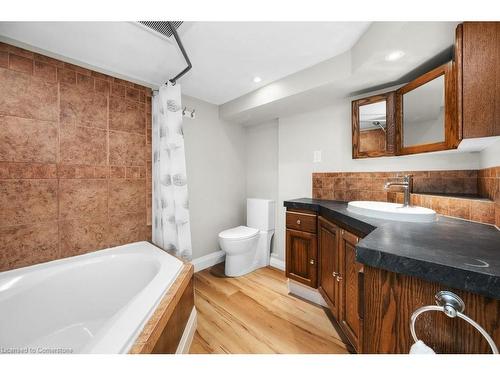 678 Brighton Avenue, Hamilton, ON - Indoor Photo Showing Bathroom