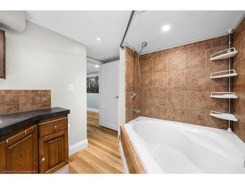 678 Brighton Avenue, Hamilton, ON - Indoor Photo Showing Bathroom