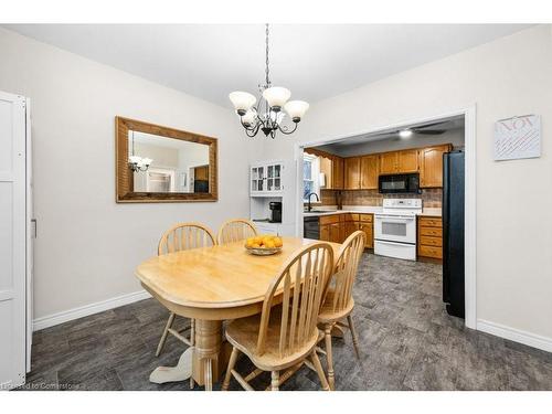 678 Brighton Avenue, Hamilton, ON - Indoor Photo Showing Dining Room