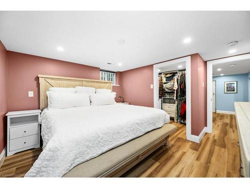 678 Brighton Avenue, Hamilton, ON - Indoor Photo Showing Bedroom