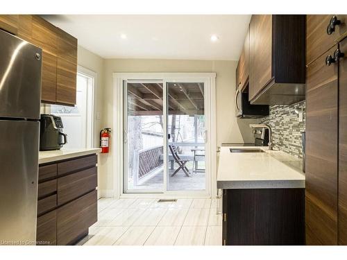 109 Royal Avenue, Hamilton, ON - Indoor Photo Showing Kitchen