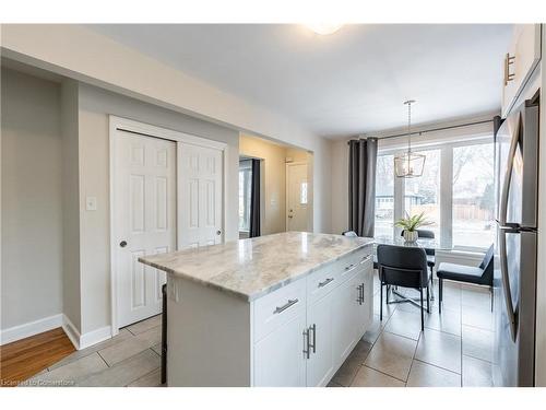 2290 Woodward Avenue, Burlington, ON - Indoor Photo Showing Kitchen